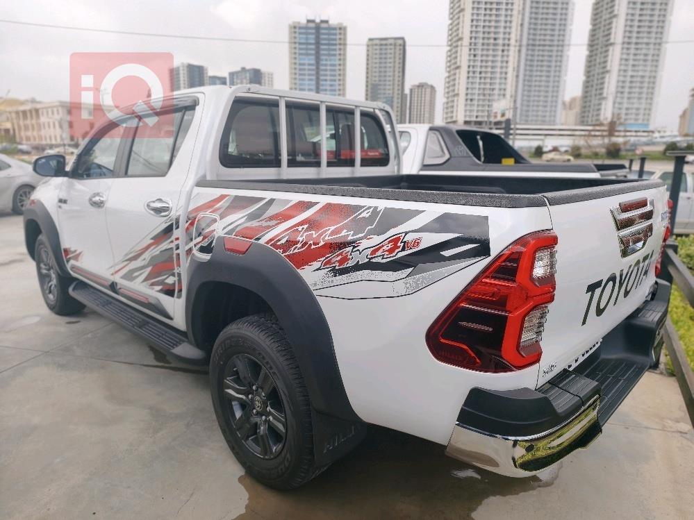 تويوتا هايلوكس